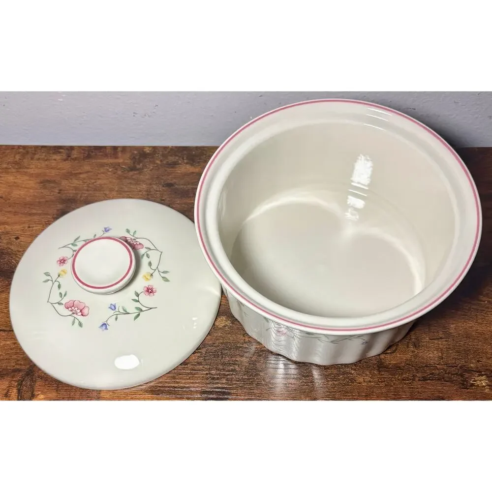 Vintage Johnson Brothers SUMMER CHINTZ La Carte 2.25 Qt Covered Casserole Dish